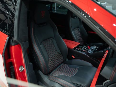 Used 2022 Lamborghini Urus AWD/4WD image 29