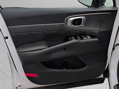 Used 2023 Kia Sorento SX image 15