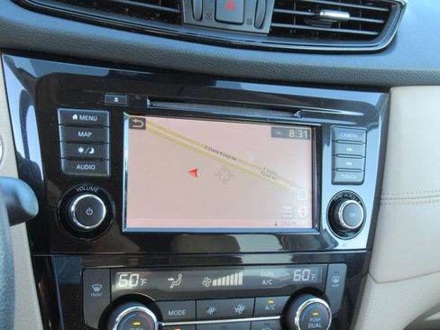 Used 2020 Nissan Rogue SL w/ Premium Package image 22