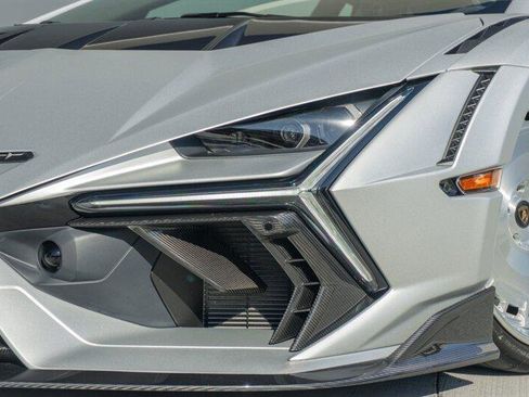 Used 2024 Lamborghini Revuelto image 27