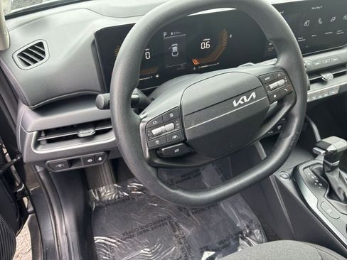 Used 2025 Kia K4 FWD image 27