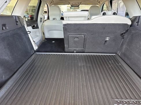 Certified 2023 Volvo XC60 B5 Plus w/ Climate Package image 14
