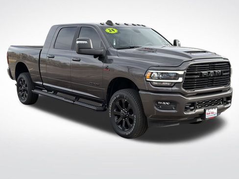 Used 2024 RAM 2500 Laramie w/ Night Edition image 9