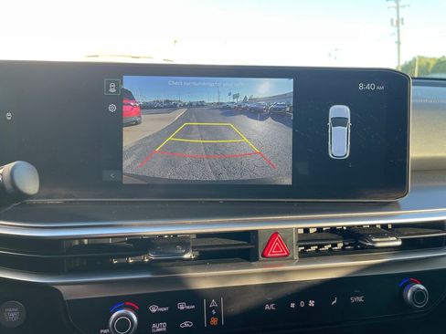 Used 2024 Kia Sorento S image 13