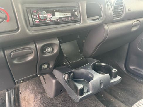 Used 2001 Dodge Ram 1500 Truck 2WD Regular Cab image 32