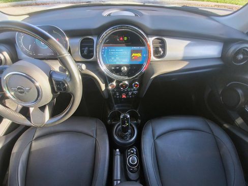 Used 2023 MINI Cooper 4-Door Hardtop FWD image 10