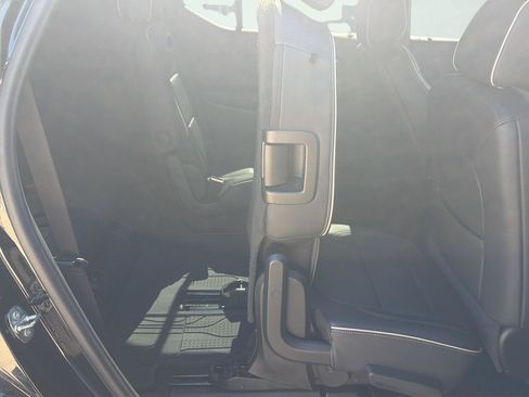 Used 2022 Chevrolet Traverse Premier w/ Redline Edition AWD/4WD image 34