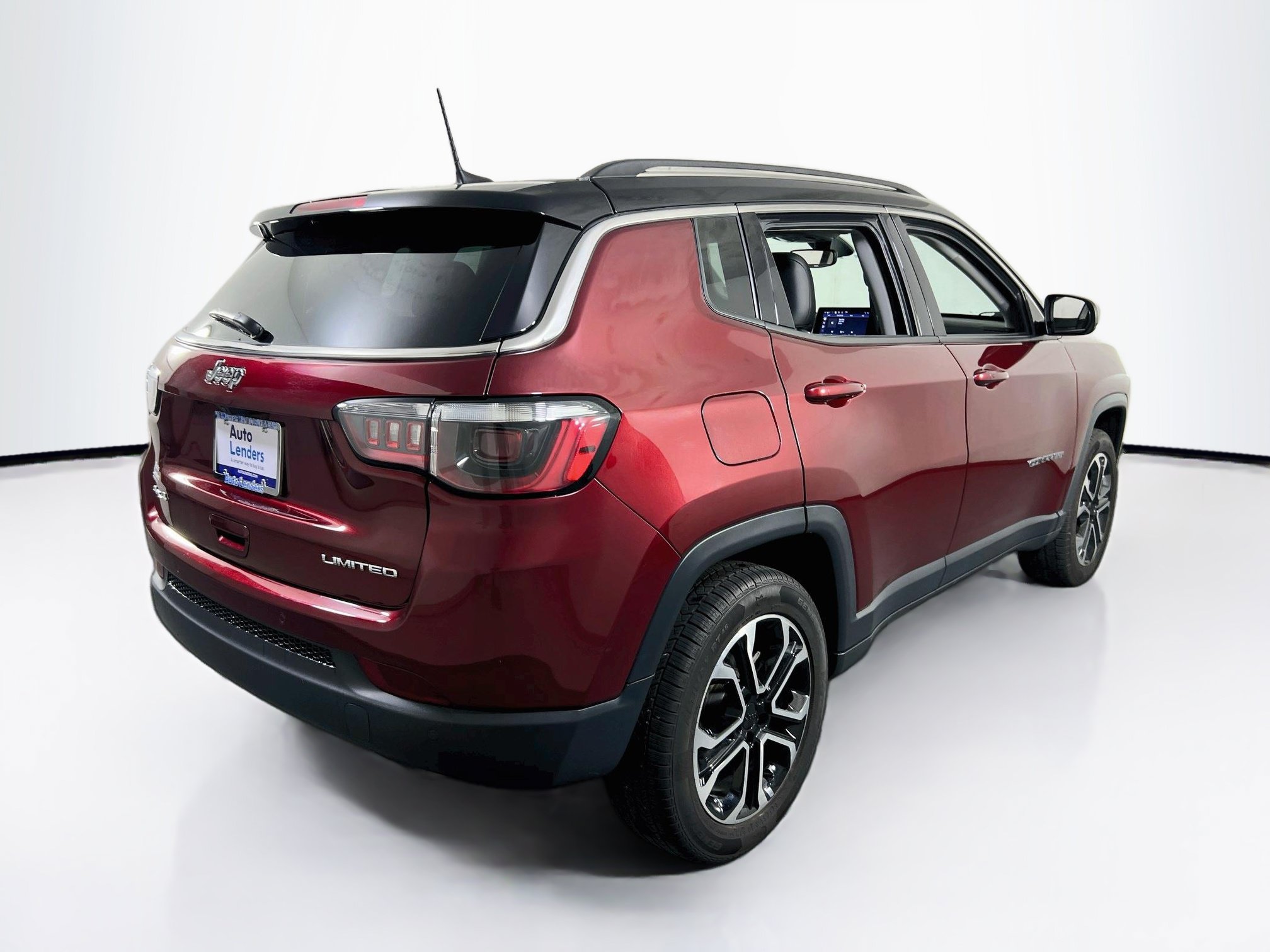 Used 2022 Jeep Compass Limited AWD/4WD image 5