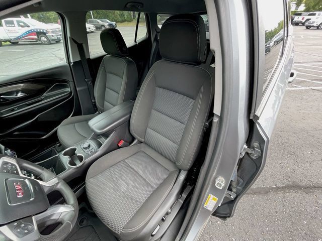 Used 2024 GMC Terrain SLE w/ Driver Convenience Package FWD image 19