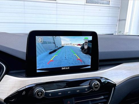 Used 2022 Ford Escape Titanium w/ Titanium Elite Package image 17