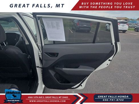 Used 2024 Subaru Crosstrek 2.0i Premium image 15