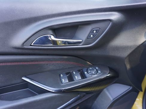 Used 2024 Chevrolet Trax RS FWD image 4
