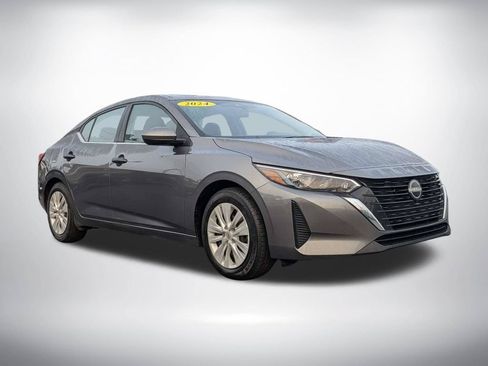 Used 2024 Nissan Sentra S FWD image 2