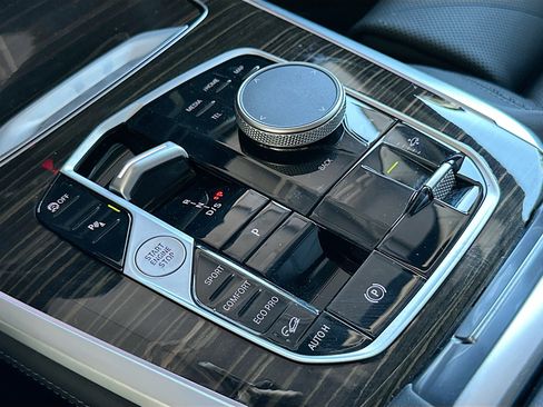 Certified 2023 BMW X7 xDrive40i image 17