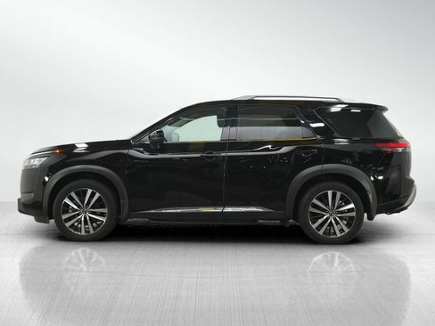 Used 2024 Nissan Pathfinder Platinum AWD/4WD image 2