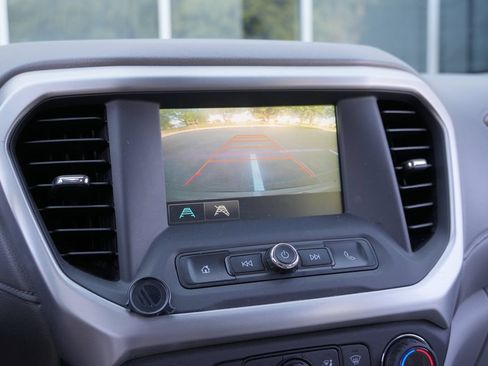 Used 2017 GMC Acadia SLE FWD image 11