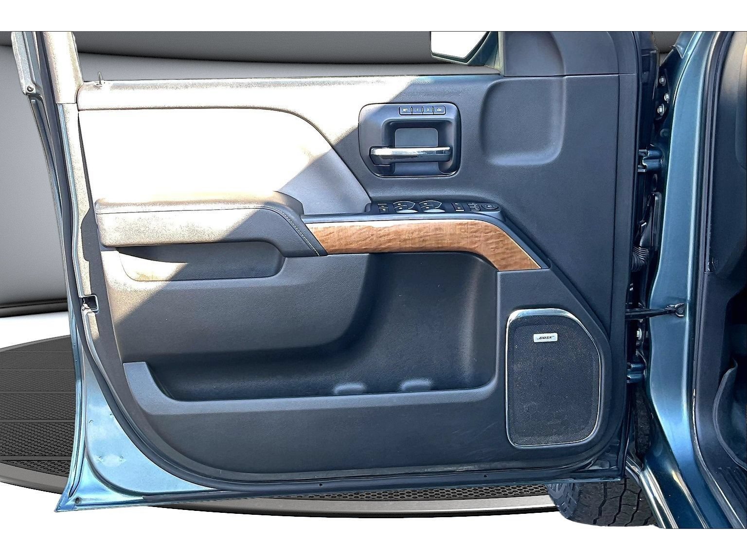 Used 2014 Chevrolet Silverado 1500 LTZ w/ LTZ Plus Package AWD/4WD image 31