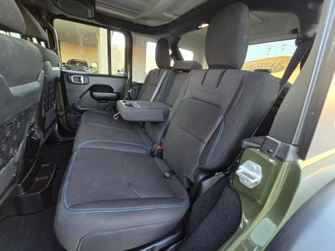 Used 2023 Jeep Wrangler Unlimited Rubicon 4xe w/ Cold Weather Group AWD/4WD image 17