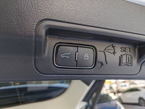 Certified 2025 Ford Explorer Platinum w/ LUX Leather Package image 22