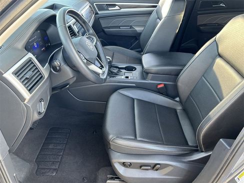 Certified 2023 Volkswagen Atlas SE image 15