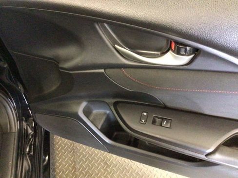 Used 2018 Honda Civic Si image 10