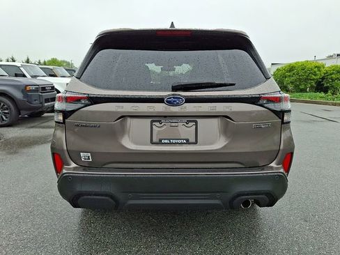 Used 2025 Subaru Forester Touring AWD/4WD image 5