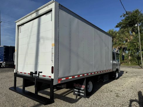 Used 2024 Isuzu NPR 4500 HD RWD image 6