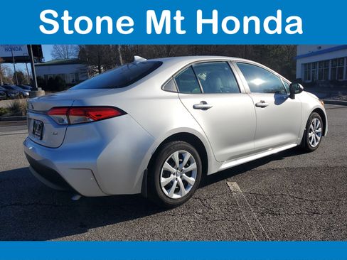 Used 2025 Toyota Corolla LE image 6