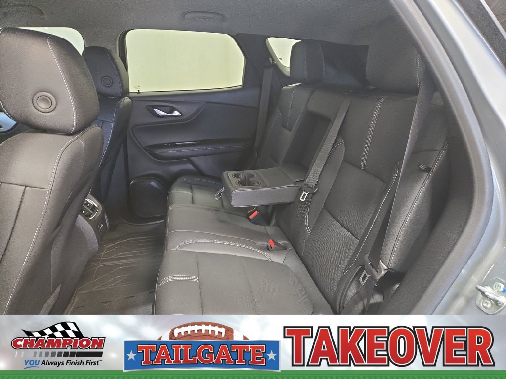 Used 2024 Chevrolet Blazer LT w/ Midnight/Sport Edition FWD image 32