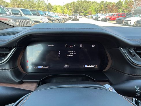 Used 2025 Jeep Grand Cherokee L Summit w/ Rear Seat Video Group I AWD/4WD image 33