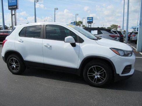 Used 2020 Chevrolet Trax LS w/ Tint and Cruise Package image 4