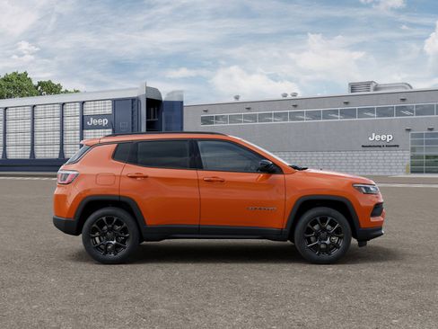 New 2026 Jeep Compass Latitude AWD/4WD image 39