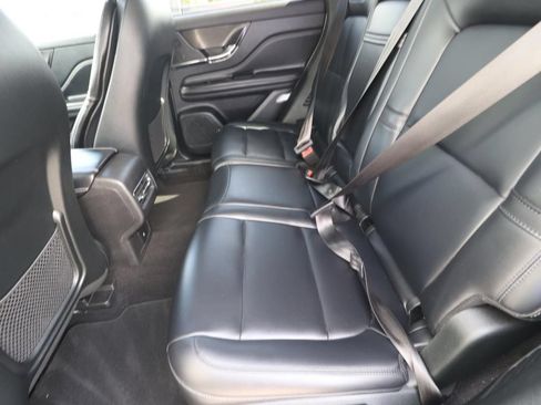 Used 2022 Lincoln Corsair FWD image 8