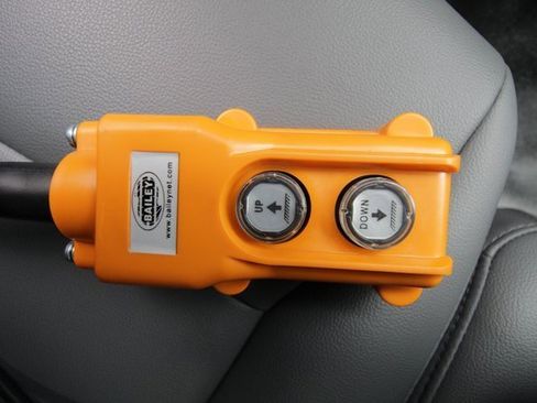 Used 2024 Ford F550 4x4 Regular Cab Super Duty image 31