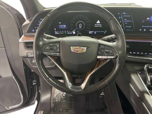 Used 2023 Cadillac Escalade Premium Luxury AWD/4WD image 16
