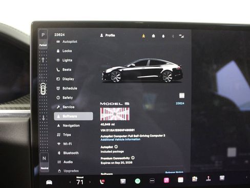 Used 2022 Tesla Model S Plaid image 19