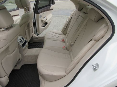 Used 2017 Mercedes-Benz S 550 Sedan image 40