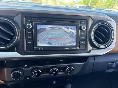 Used 2016 Toyota Tacoma SR5 w/ SR5 Appearance Package (SN) AWD/4WD image 29