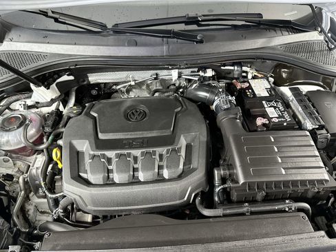 Used 2024 Volkswagen Tiguan Wolfsburg Edition image 28