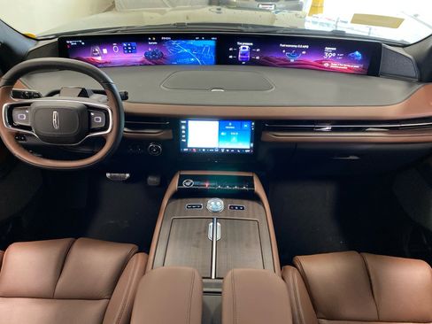 New 2026 Lincoln Navigator L Reserve AWD/4WD image 15