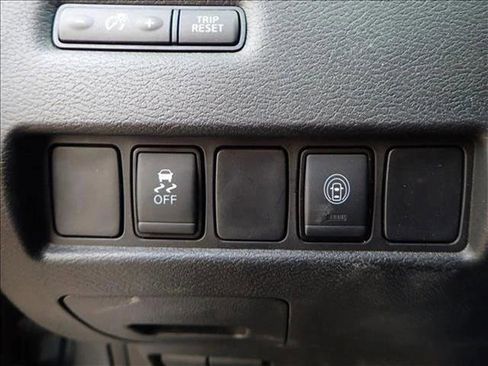 Used 2020 Nissan Murano S w/ Technology Package image 16