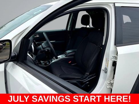 Used 2019 Dodge Journey SE FWD image 18