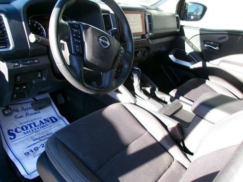 Used 2023 Nissan Frontier SV w/ SV Convenience Package AWD/4WD image 12