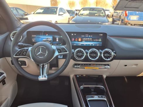 Used 2025 Mercedes-Benz GLA 250 image 10