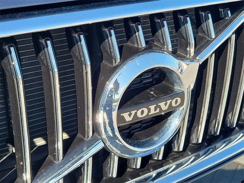 Used 2021 Volvo XC60 T5 Inscription w/ Protection Package Premier image 9