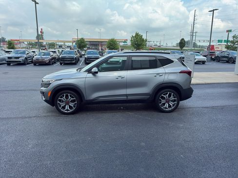 Used 2021 Kia Seltos SX w/ SX Sunroof Package AWD/4WD image 3