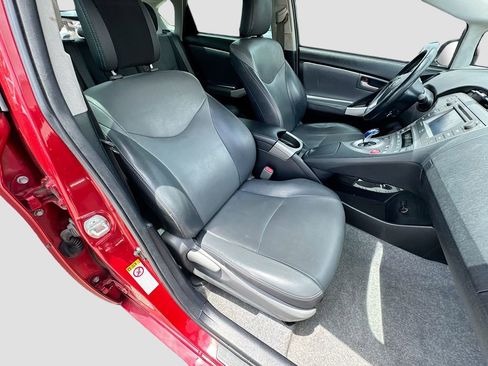 Used 2014 Toyota Prius Five w/ Preferred Accessory Package FWD image 32