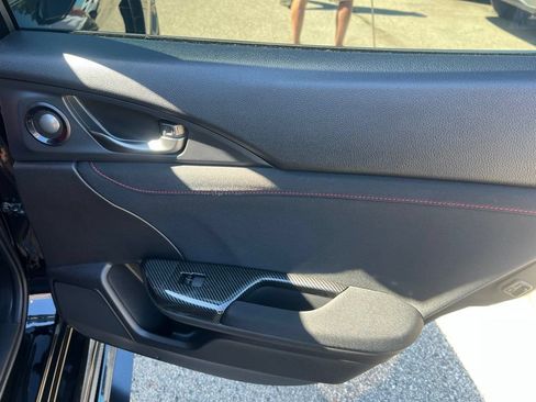 Used 2018 Honda Civic Type R image 16