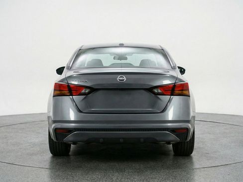 Used 2025 Nissan Altima 2.5 SV FWD image 7