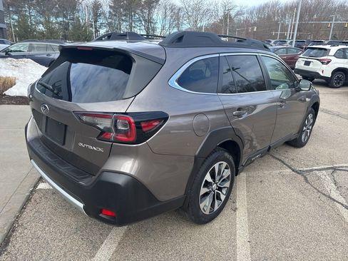 Used 2024 Subaru Outback Limited image 2